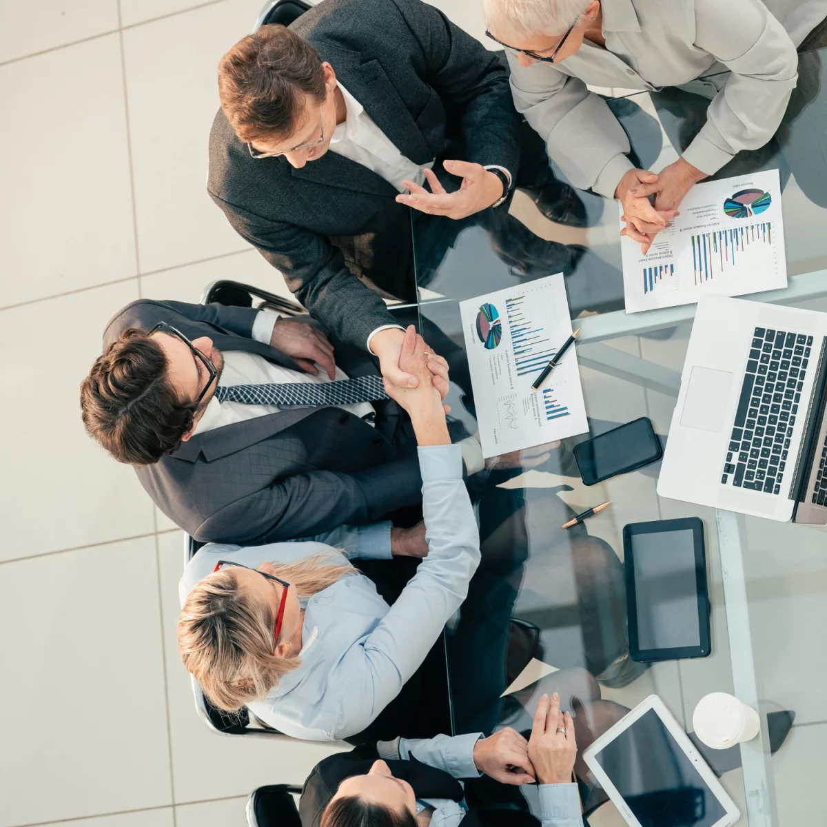 Czy raportować do cbam może każdy?